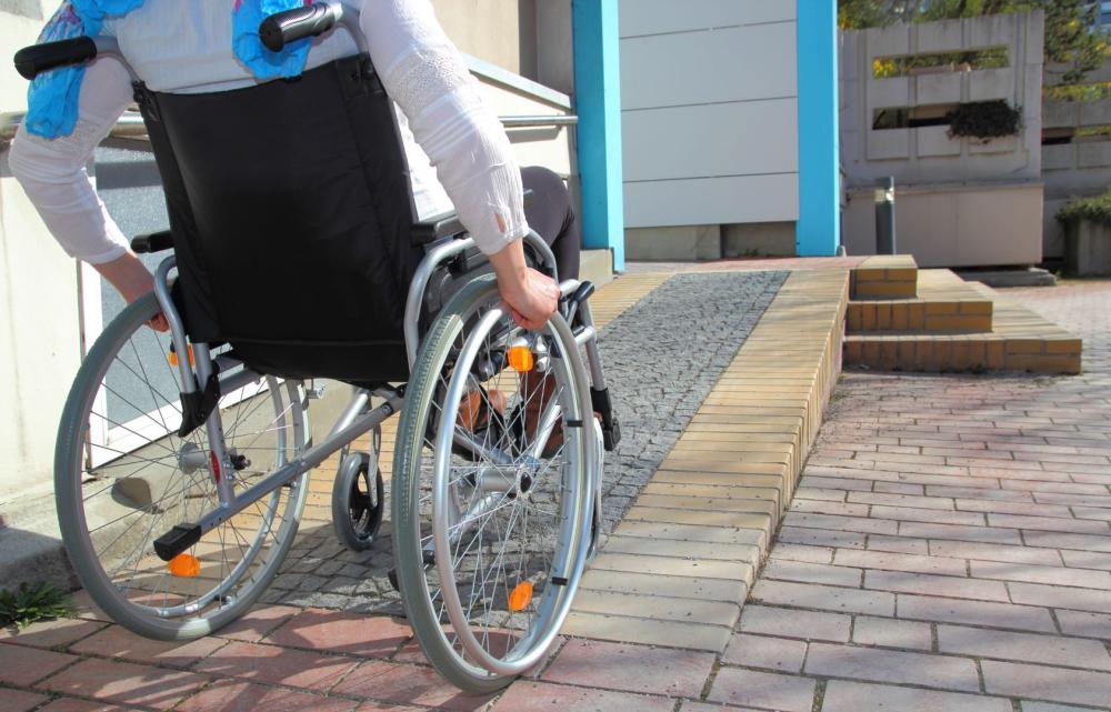 Rampe d'accès PMR près de Bourges